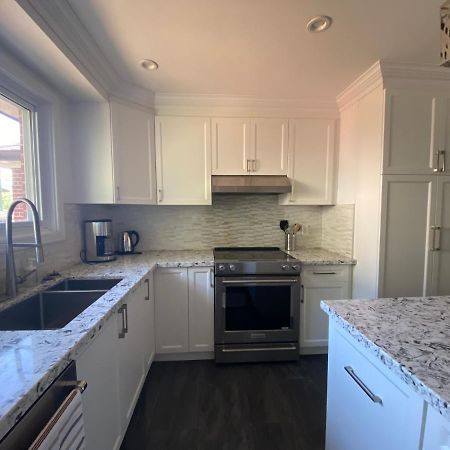Yonge And Finch Subway !L Spacious & Bright Private Bedroom With Shared Amenties Toronto Exterior photo